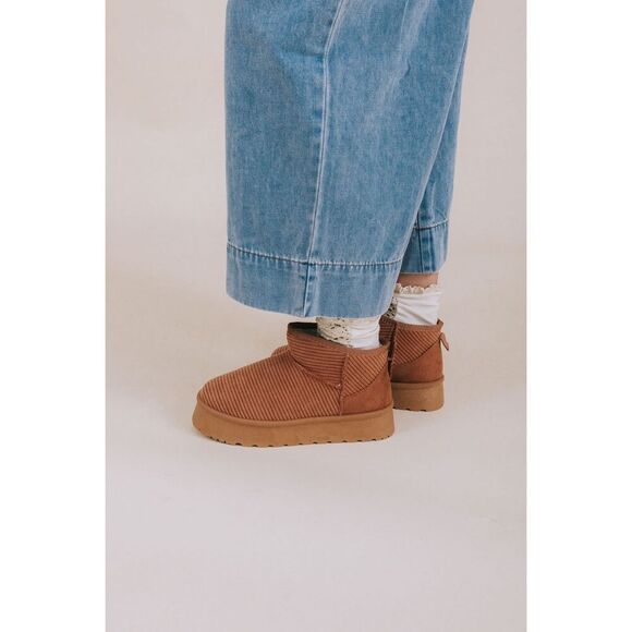 Dirty Laundry Shoes - Dirty Laundry Yarroh corduroy platform booties womens size 7